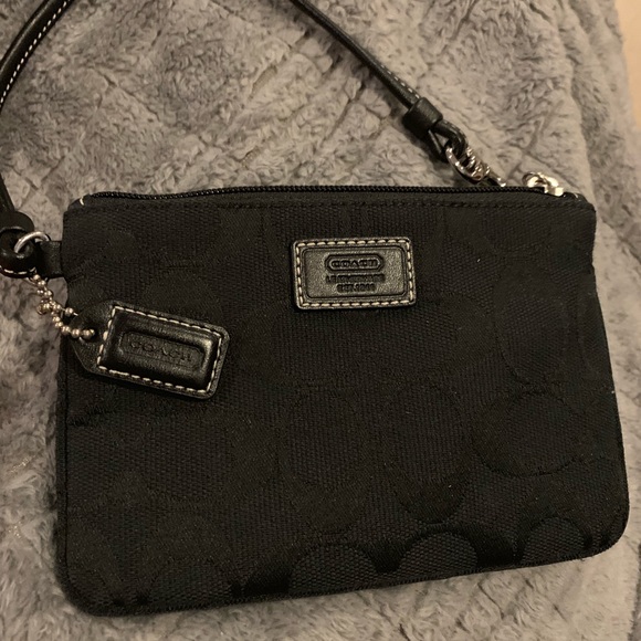 Small black Coach wristlet - Picture 2 of 5